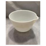 Pyrex Hamilton Beach spouted mixing bowl