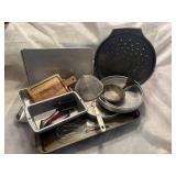 Metal baking pans