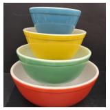 Pyrex stackable bowl set