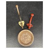 Metal hooks and camels advertising tray