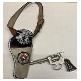 Longhorn Ranger cowpoke Junior, cowboy gun and
