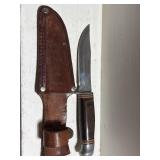 Sharp knife with sheath