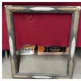 Folk-art rame 22 1/2' x 19'
