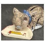 Williamsburg, Kentucky souvenir cat salt shaker