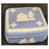 Wedgewood powder box