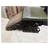 Cast-iron base shoe shine seat