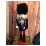 Nut Cracker