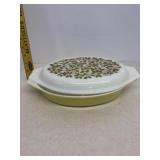 Pyrex verde green divided dish