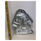 Wilton Tasmanian devil cake pan