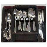 Flatware set