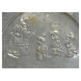 Child aluminum plate cat with kittens