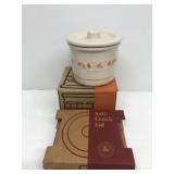 Longaberger pottery 1 pint candy cane crock with