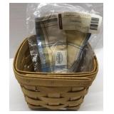 Longaberger 2004 teaspoon basket with liner