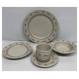 Longaberger pottery five piece placesetting in