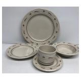 Longaberger pottery five piece placesetting