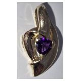14 kt Gold Pendant with Amethyst, 4 grams.