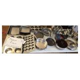 Table Full-Pots, Pans, Baking Pans & more