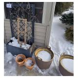 Metal Trellis Planter & 6 Flower Pots