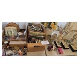 Table Full-Home Dï¿½cor, Picture Frames, Scissors