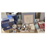 Decorative Items & Bedroom Items, Staples