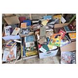 Large Lot of Vintage Books, Various