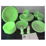 28 pcs 1930's McKee Uranium Glass Set,
