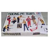 Racing Pit Team 1:20 Scale, Unassembled