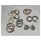 6 Pair 10K gold earrings 6 Pair 10K gold earrings