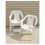 4 Plastic Lawn Chairs 4 Plastic Lawn Chairs
