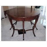 Grand Henredon Lamp Parlor Table