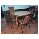 Round Kitchen Table, 1 Leaf, 4 Chairs Round Kitchen Table, 1 Leaf, 4 Chairs