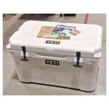 Yeti Tundra Cooler 45 in White