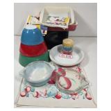 Pyrex: Primary Color Bowls & More