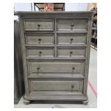 8 Drawer Richmond Dresser / Chest