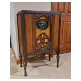 Vintage Zenith Console Radio