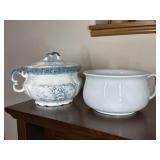 2 Chamber Pots