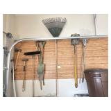 Yard Tools, Rubbermaid Trash Cans