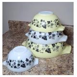 Pyrex Yellow Gooseberry Mixing Bowl Set