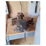 3 Bench Vises