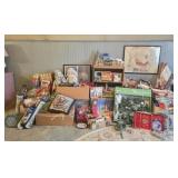 Bookshelf, Christmas Decor