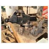 2 Bench Vises