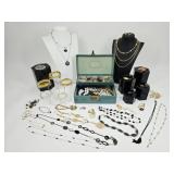 Vintage & Retro Costume Jewelry: Avon, Lia Sophia