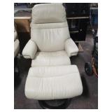 Sunrise Stressless Chair w/ Ottoman