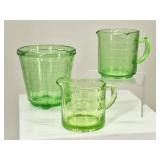 3 Uranium Glass Measuring Cups: Kellogg's, Vidrio