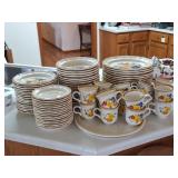 Mikasa Garden Club Dishware Set