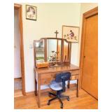 Vanity, Daybed, Desk, Decor, Computer