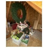 Christmas Decor: Ornaments, Wreaths, Santa
