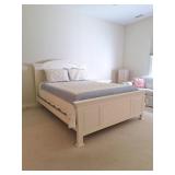 Broyhill Queen Size Bedroom Suite