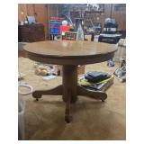 Round Pedestal Dining Table