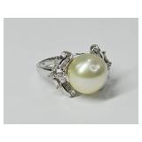 6.6 Grams 18K Gold Pearl & Diamond Ring